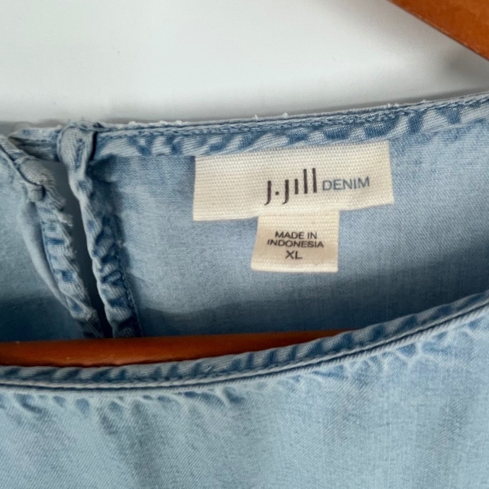 J. Jill Denim Blouse Women XL Light Blue Tencel Smocked Ruffle Sleeve Boho - Picture 4 of 9